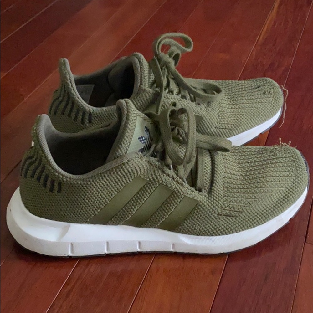 Adidas Sneakers